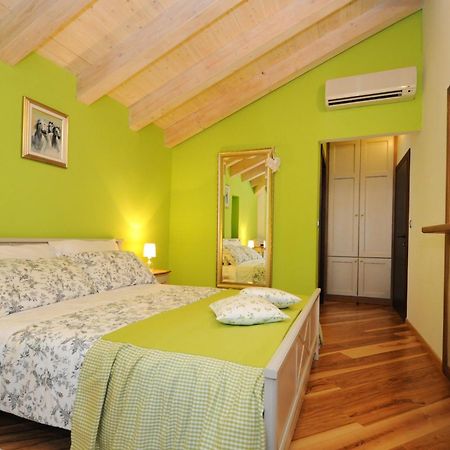 Bed & Breakfast Korta Gira Buici  Pokoj fotografie