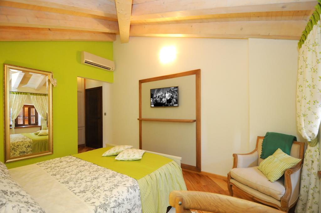 Bed & Breakfast Korta Gira Buici  Pokoj fotografie