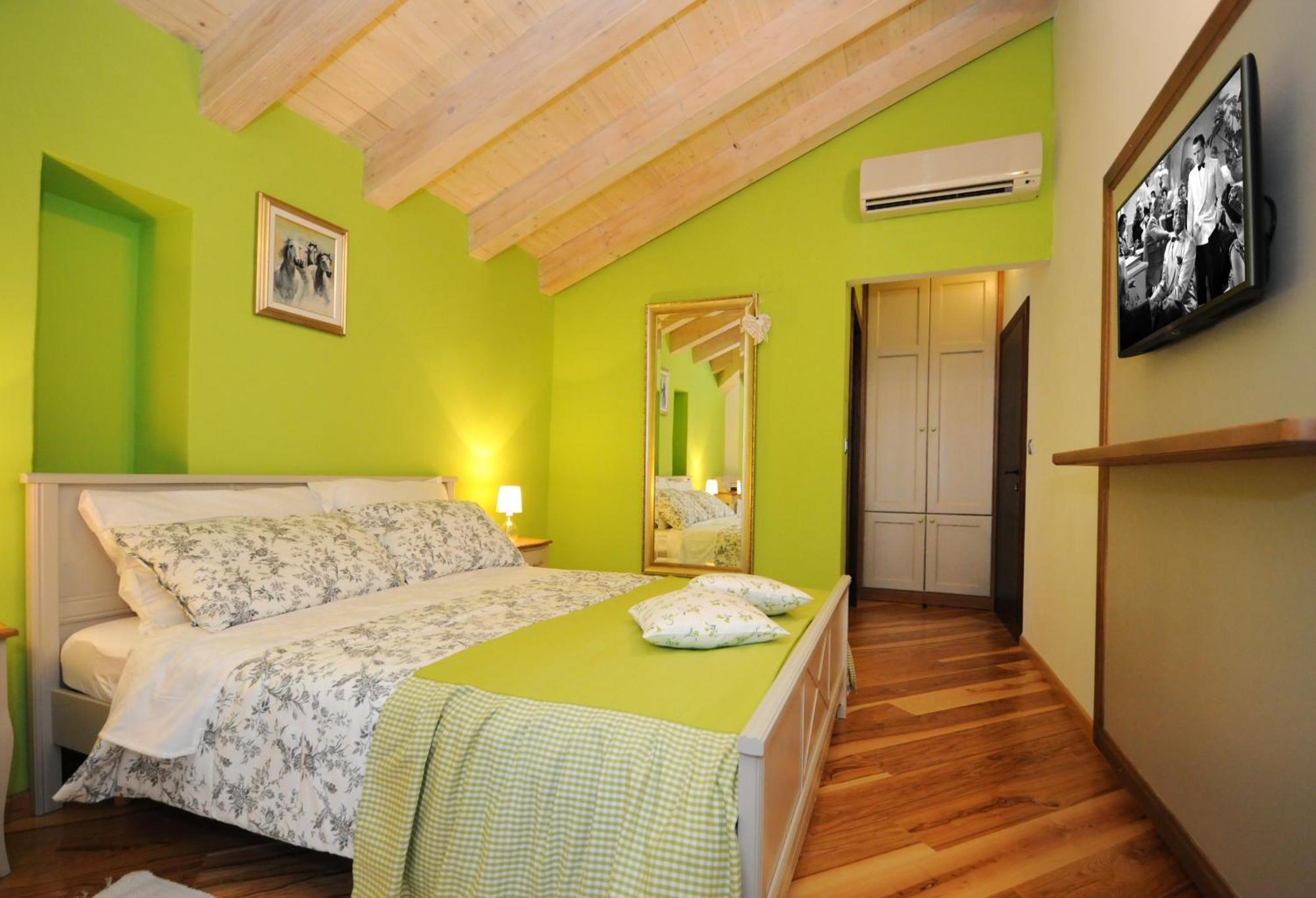 Bed & Breakfast Korta Gira Buici  Pokoj fotografie